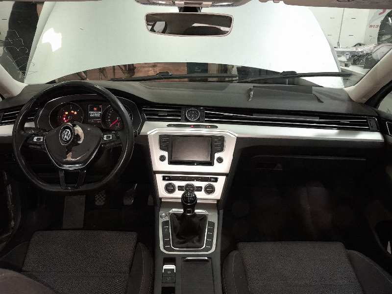 VOLKSWAGEN PASSAT VARIANT (3G5) BlueMotion   |   05.15 - ...