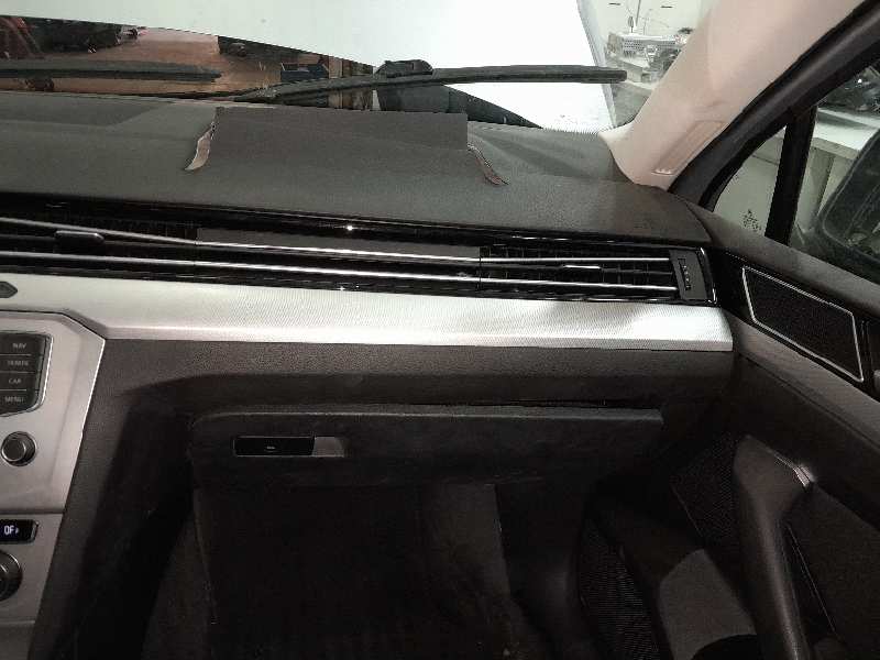 VOLKSWAGEN PASSAT VARIANT (3G5) BlueMotion   |   05.15 - ...