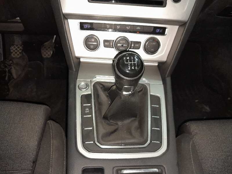 VOLKSWAGEN PASSAT VARIANT (3G5) BlueMotion   |   05.15 - ...