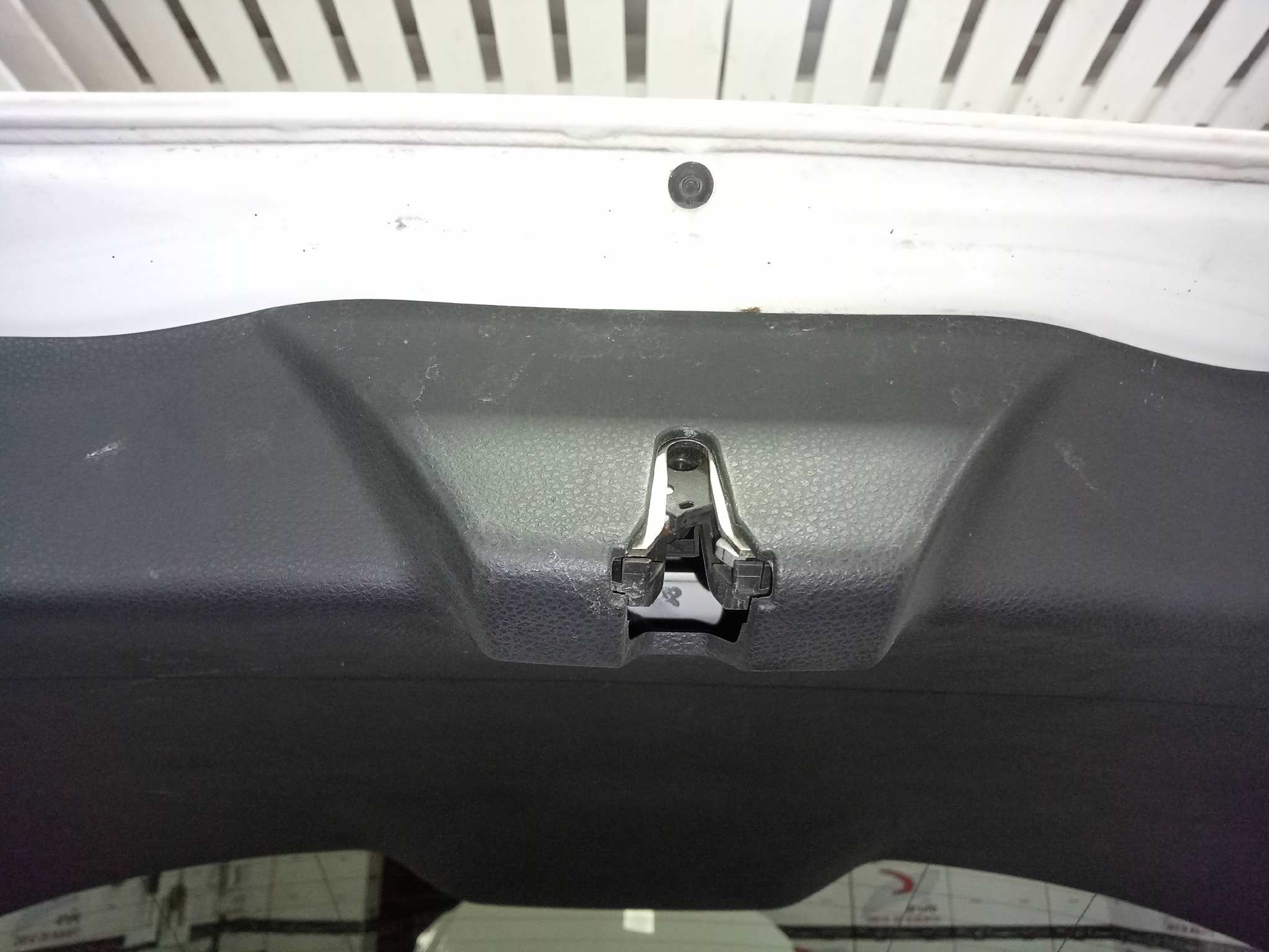 CERRADURA MALETERO / PORTON