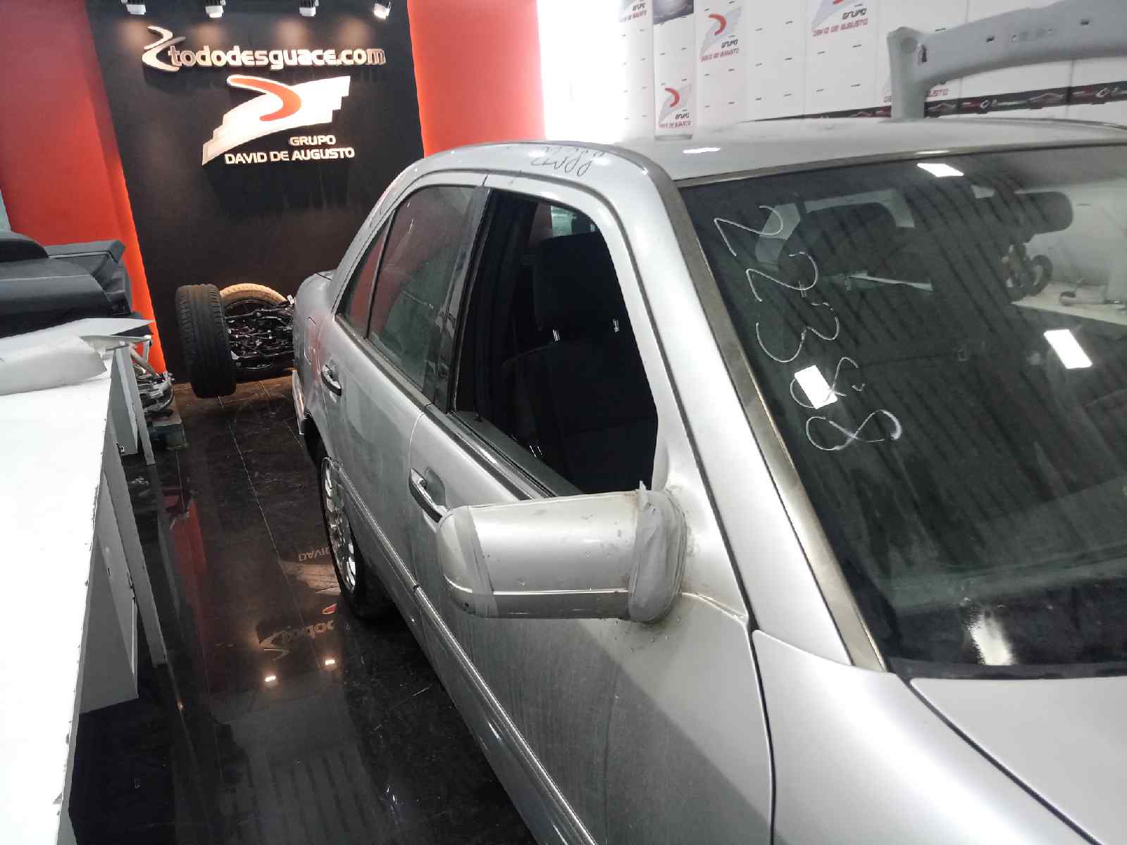 MERCEDES CLASE C (W202) BERLINA 220 Diesel (202.121)   |   05.93 - ... foto 4