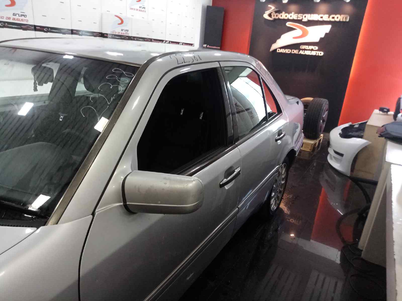 MERCEDES CLASE C (W202) BERLINA 220 Diesel (202.121)   |   05.93 - ... foto 5
