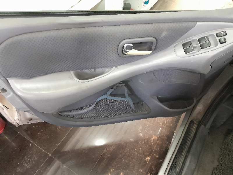 NISSAN ALMERA TINO (V10M) Acenta   |   04.03 - 12.06 foto 11