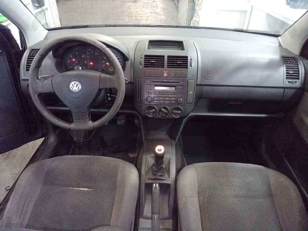 VOLKSWAGEN POLO (9N3) Advance   |   04.05 - 12.06
