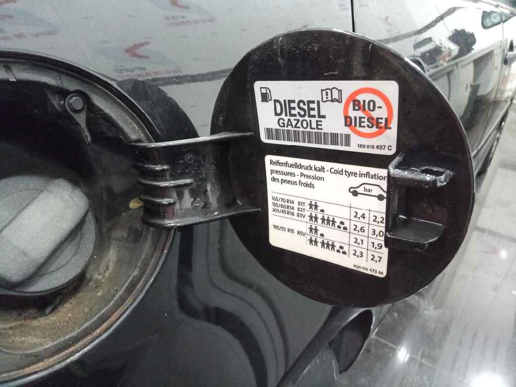 TAPA EXTERIOR COMBUSTIBLE VOLKSWAGEN POLO (9N3) Advance   |   04.05 - 12.06