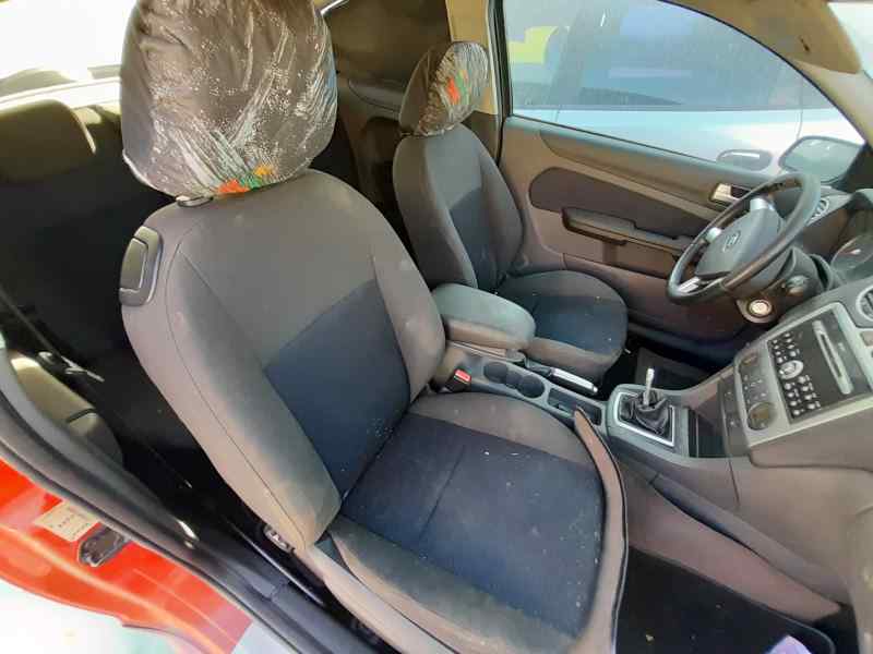 FORD FOCUS BERLINA (CAP) Titanium   |   08.04 - 12.06