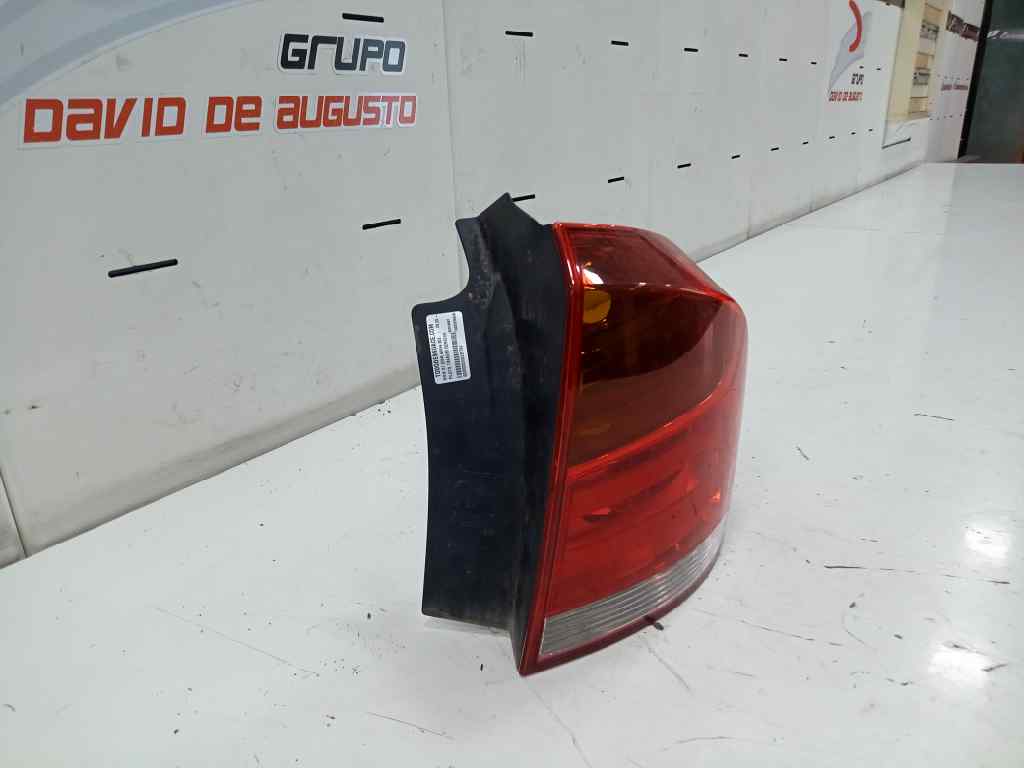 PILOTO TRASERO DERECHO foto 3