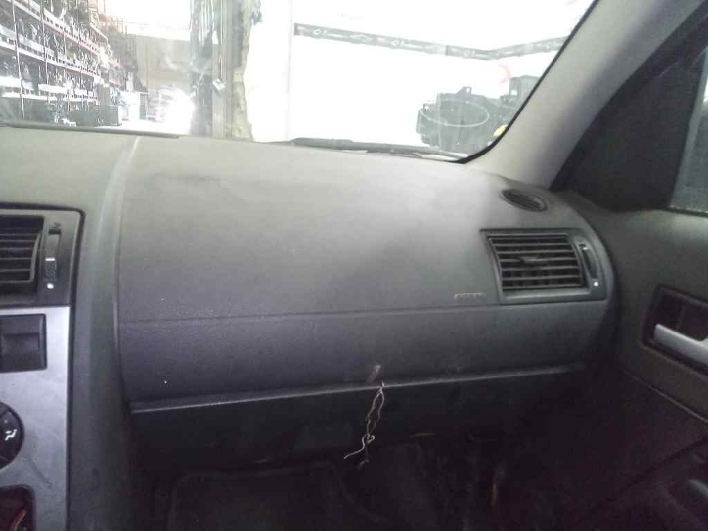FORD MONDEO BERLINA (GE) Ambiente   |   08.02 - 12.03