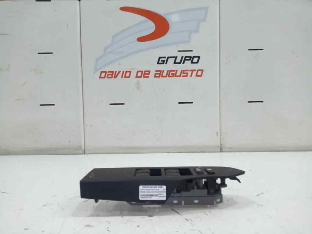 MANDO ELEVALUNAS DELANTERO IZQUIERDO foto 2