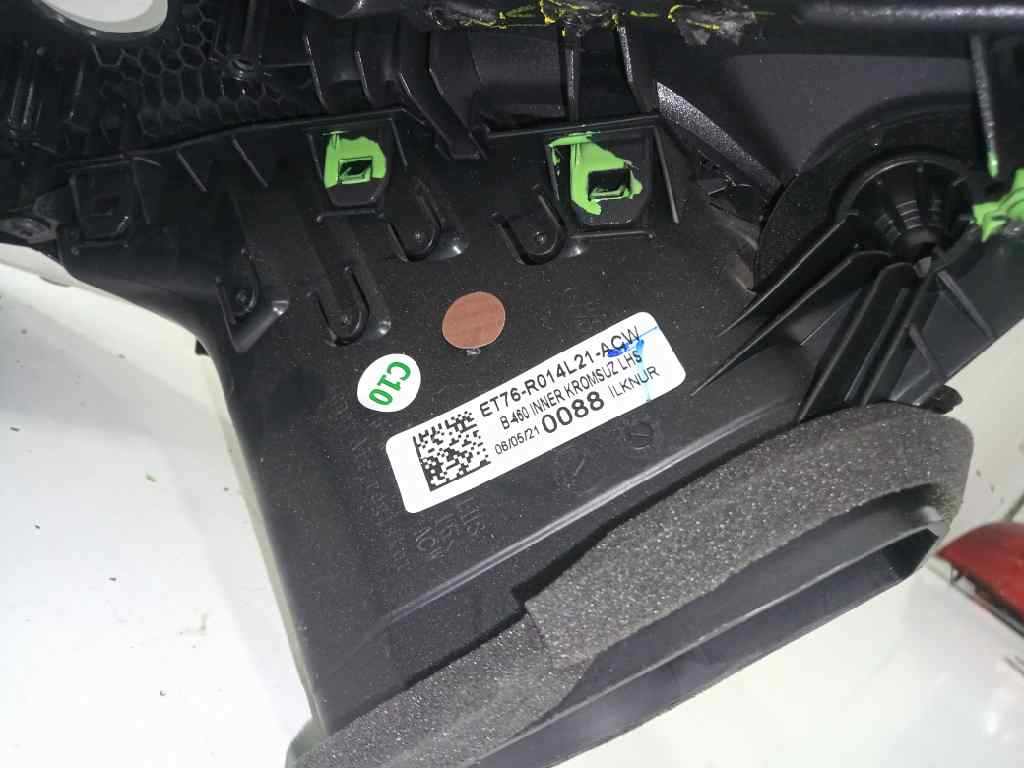 GUARNECIDO CONSOLA CENTRAL FORD TOURNEO CONNECT Titanium   |   06.18 - 12.20