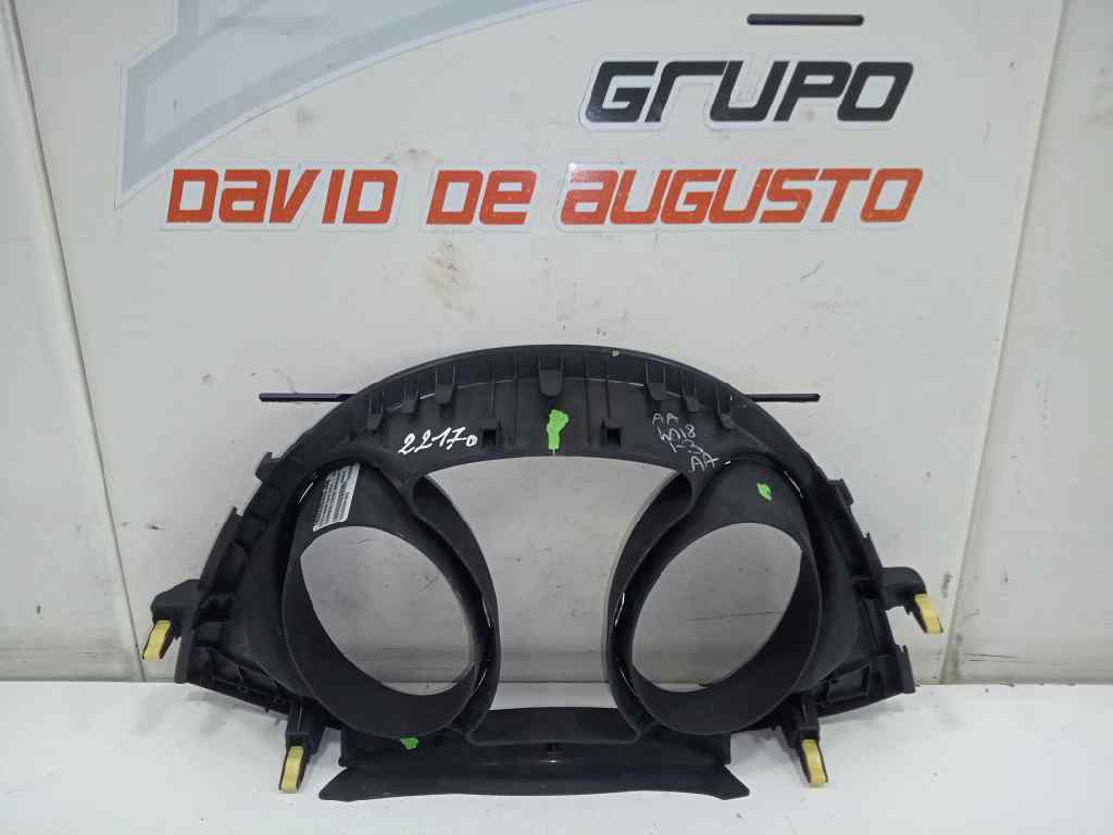 GUARNECIDO CUADRO INSTRUMENTOS foto 3