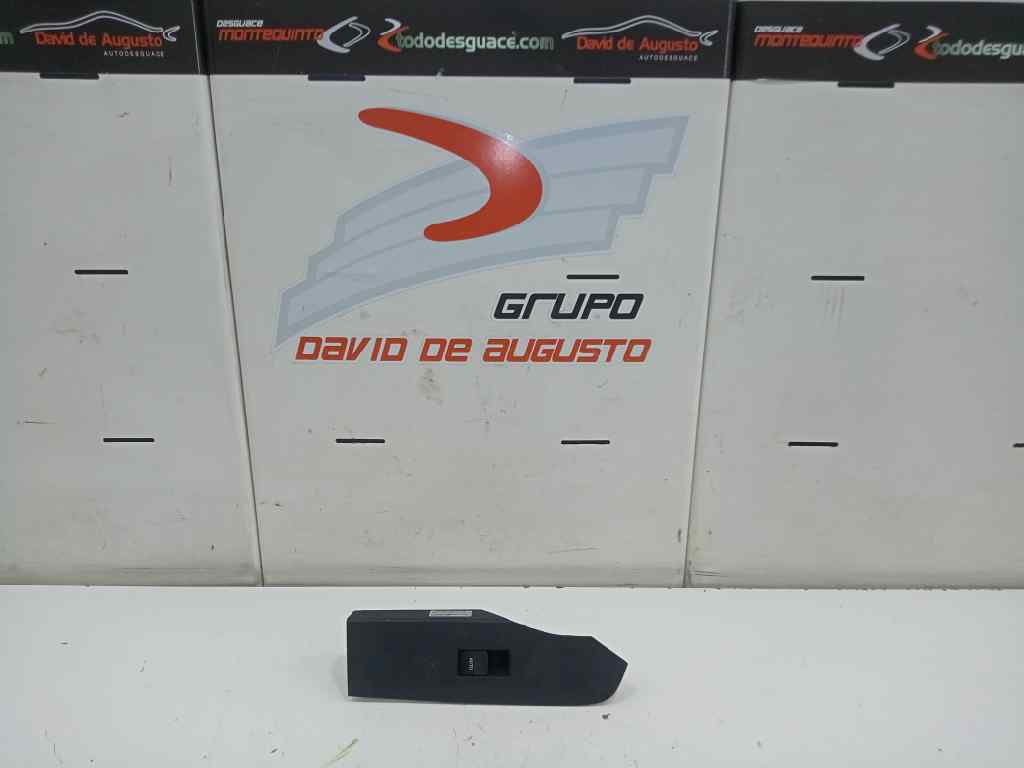 MANDO ELEVALUNAS DELANTERO DERECHO