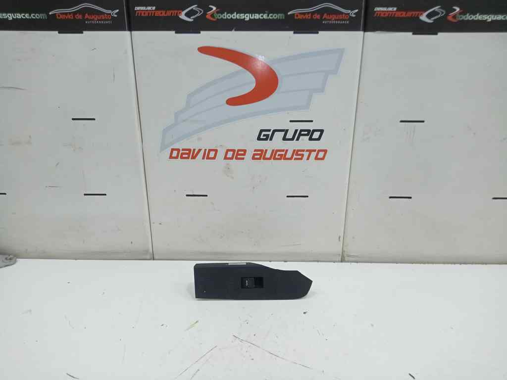 MANDO ELEVALUNAS DELANTERO DERECHO TOYOTA AURIS Hybrid Active   |   09.12 - 12.19