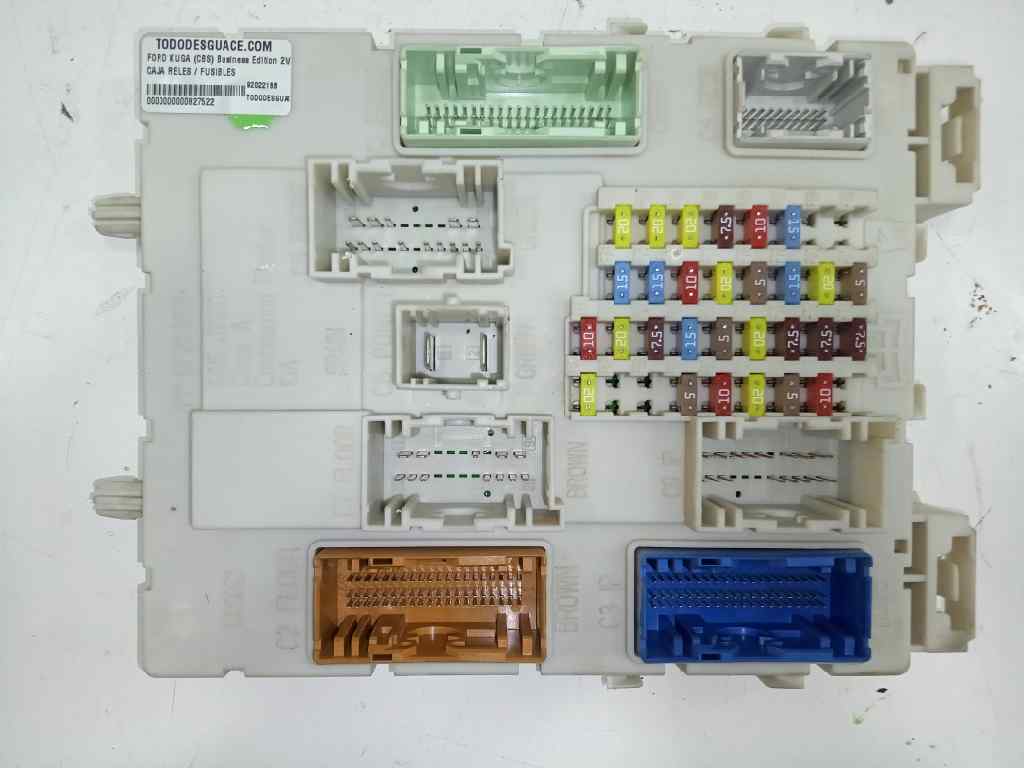 CAJA RELES / FUSIBLES foto 2