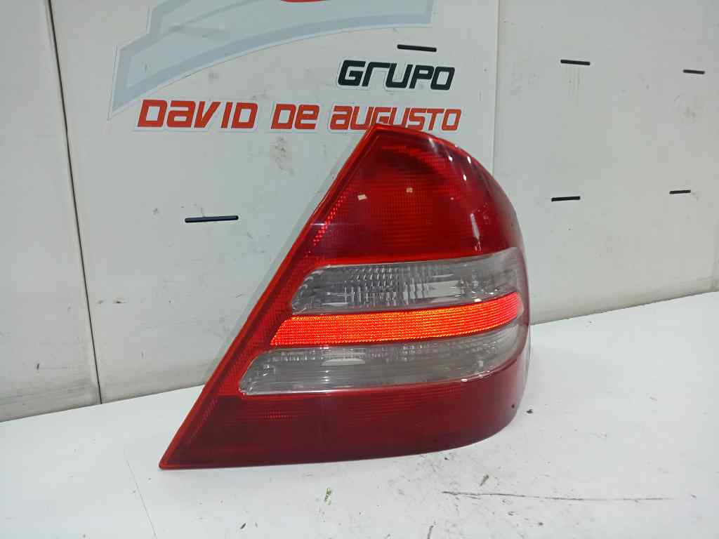 PILOTO TRASERO DERECHO foto 2
