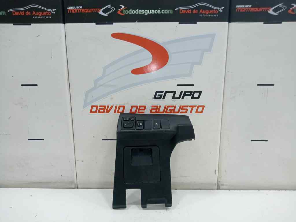 GUANTERA CONDUCTOR TOYOTA AURIS Hybrid Active   |   09.12 - 12.19