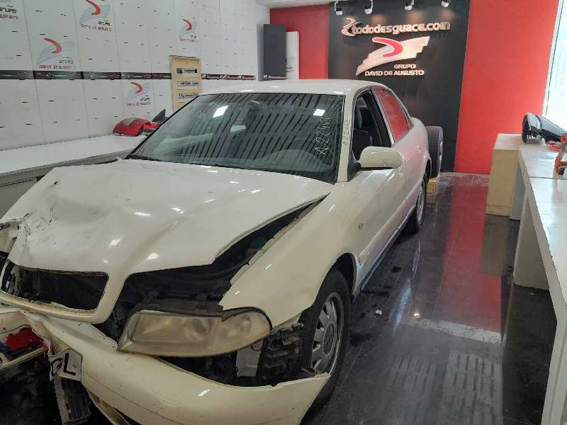 AUDI A4 BERLINA (B5) 1.9 TDI   |   02.99 - 12.00 foto 3
