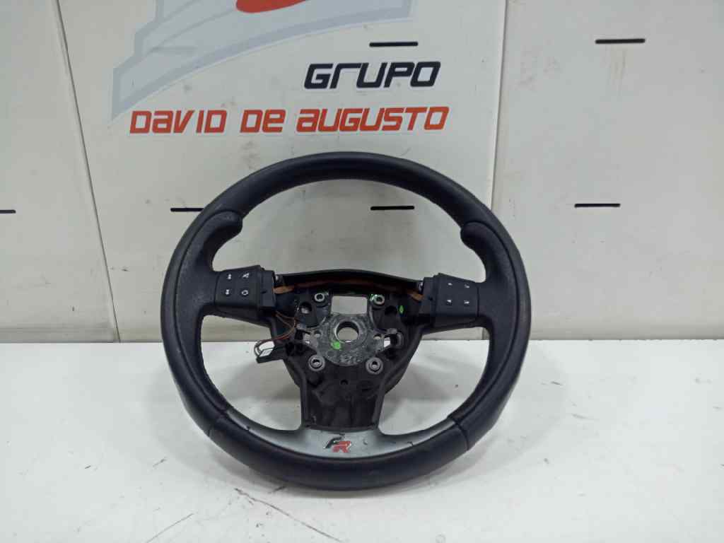 VOLANTE SEAT LEON (1P1) *   |   0.05 - ...