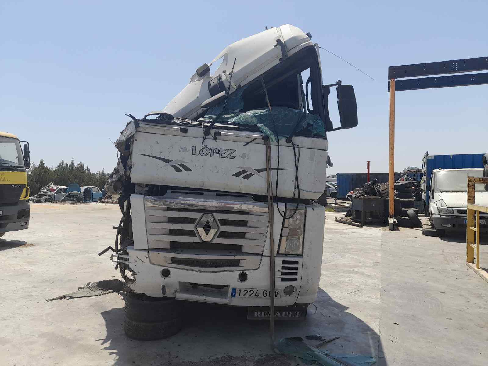 RENAULT MAGNUM AB 2005 Cabina adel.tractor semirr. GV     4X2    4XX.18 Gran espacio   |   12.06 - 12.09