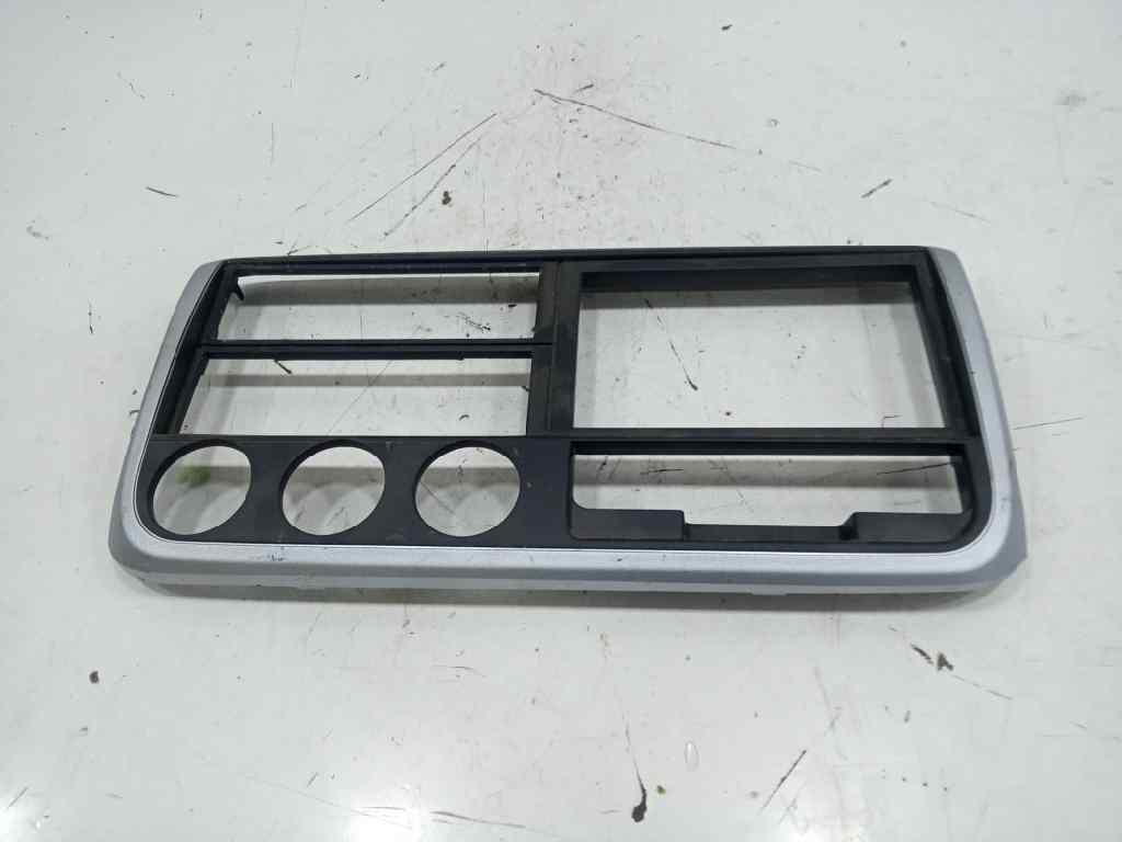 CARCASA PANTALLA MULTIFUNCION FUSO CANTER 3S13