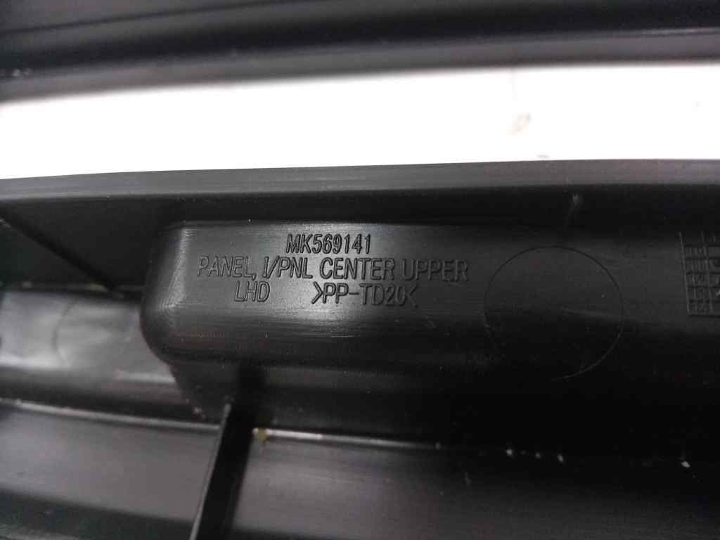 CARCASA PANTALLA MULTIFUNCION FUSO CANTER 3S13