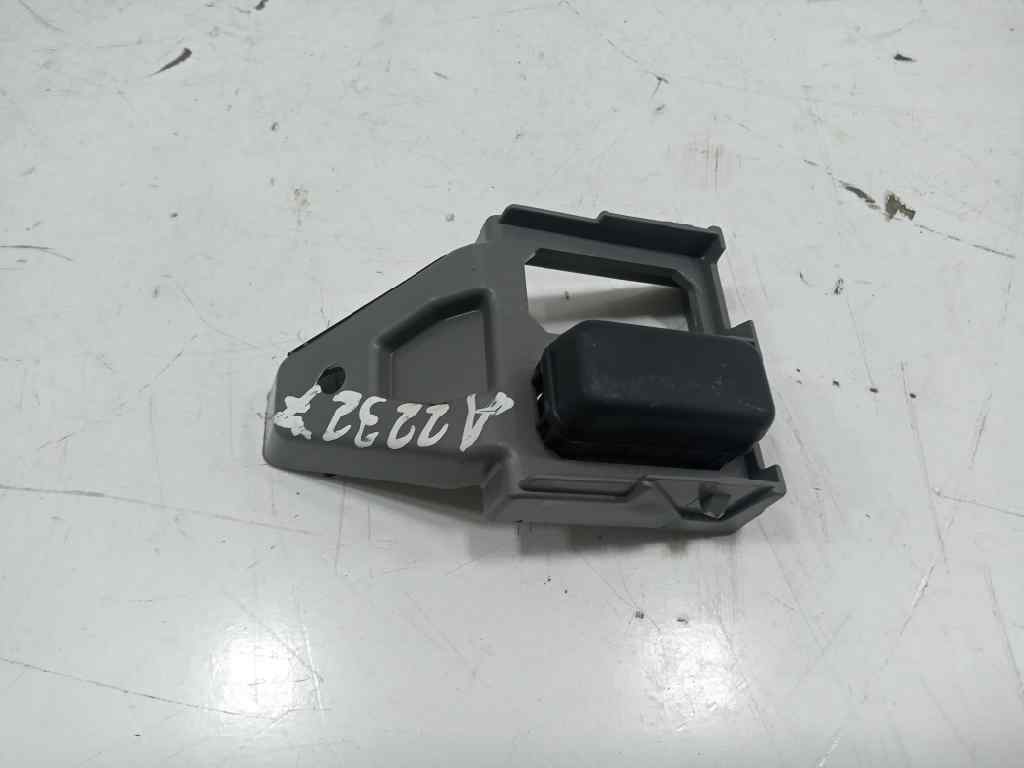 SOPORTE INTERRUPTORES FUSO CANTER 3S13