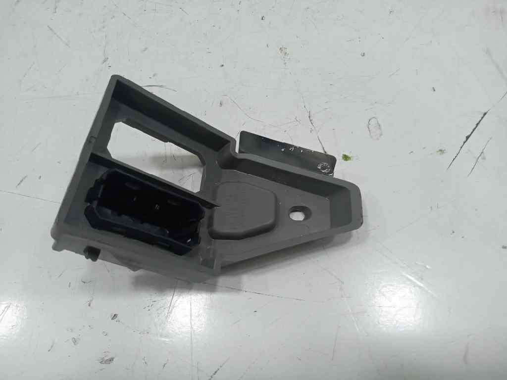 SOPORTE INTERRUPTORES FUSO CANTER 3S13