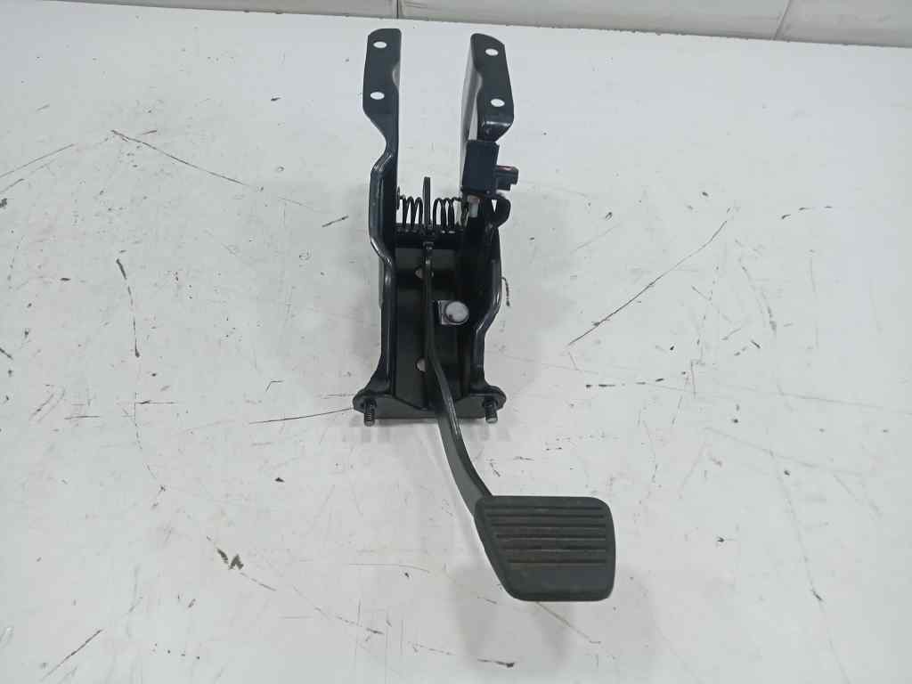 PEDAL EMBRAGUE foto 3