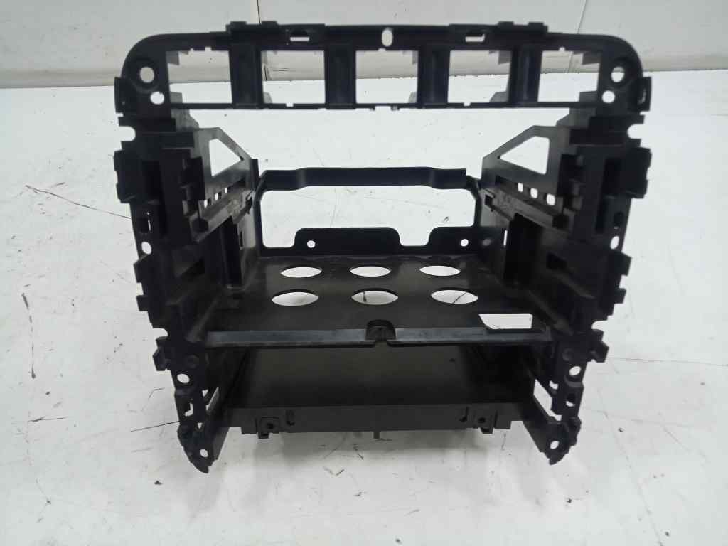 SOPORTE RADIO NAVEGADOR PORSCHE CAYENNE (TYP 9PA) S   |   08.02 - 12.07