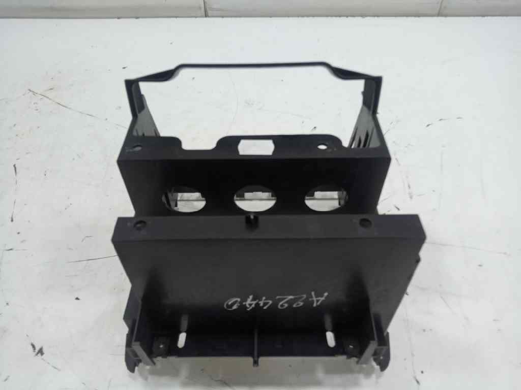 SOPORTE RADIO NAVEGADOR PORSCHE CAYENNE (TYP 9PA) S   |   08.02 - 12.07