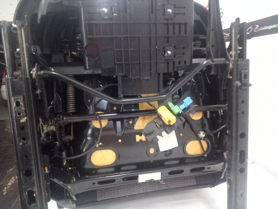 CONJUNTO ASIENTOS VOLKSWAGEN POLO (6R1) Advance   |   06.09 - 12.12