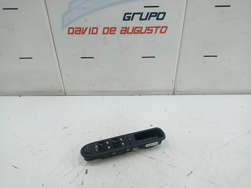 MANDO ELEVALUNAS DELANTERO IZQUIERDO