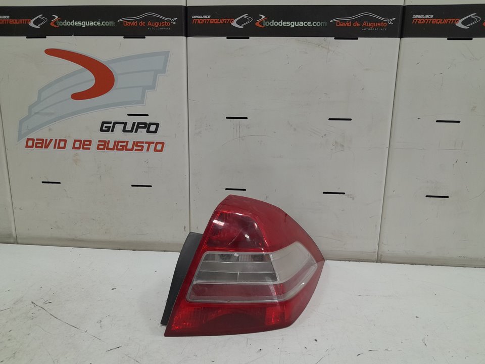 PILOTO TRASERO DERECHO