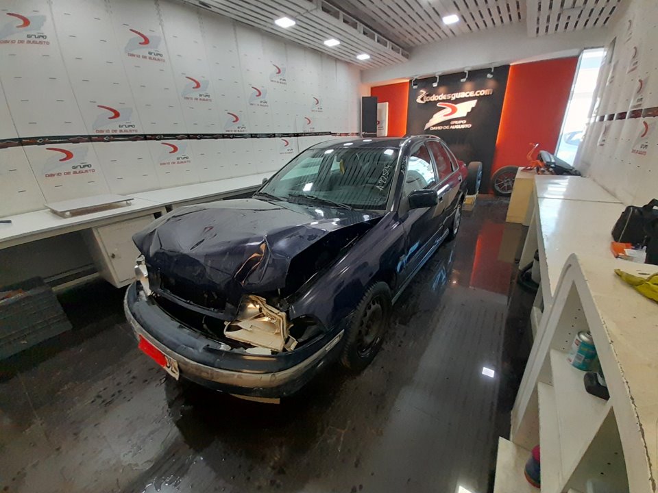 VOLVO S40 BERLINA (1995-2005) 1.9 D foto 3