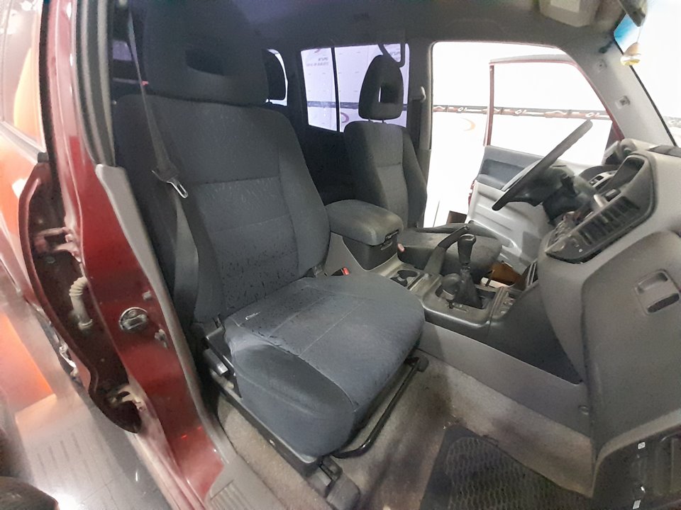 MITSUBISHI MONTERO (V60/V70) 3.2 DI-D GLX Hunter (5-ptas.)   |   10.01 - ...
