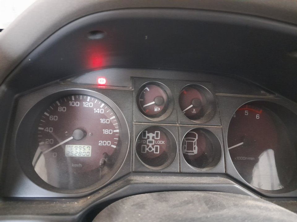 MITSUBISHI MONTERO (V60/V70) 3.2 DI-D GLX Hunter (5-ptas.)   |   10.01 - ...