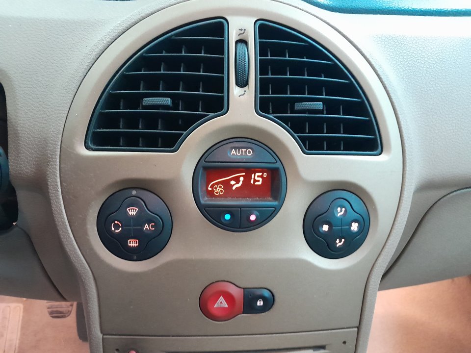 RENAULT MODUS Confort Dynamique   |   08.04 - 12.06