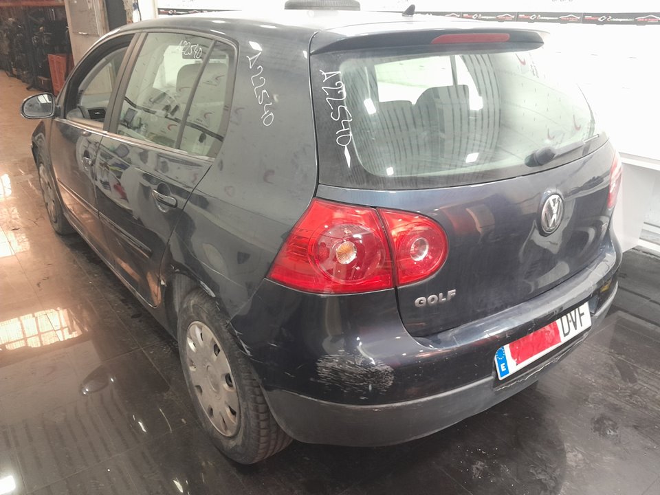 VOLKSWAGEN GOLF V BERLINA (1K1) Conceptline (E)   |   0.03 - ... foto 8