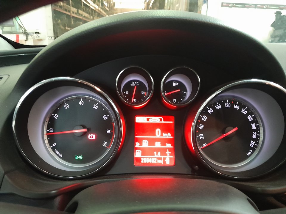 OPEL INSIGNIA BERLINA 2.0 16V Turbo CAT Motor 2,0 Ltr. - 184 kW 16V Turbo CAT