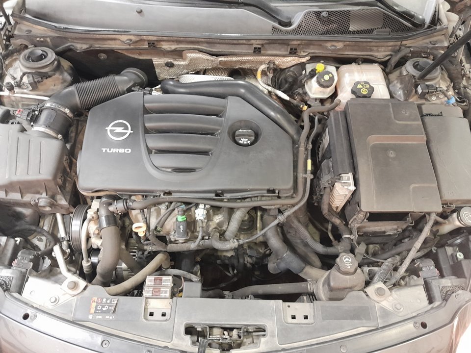 OPEL INSIGNIA BERLINA 2.0 16V Turbo CAT Motor 2,0 Ltr. - 184 kW 16V Turbo CAT