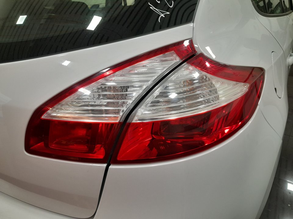 RENAULT MEGANE III BERLINA 5 P Expression   |   10.08 - 12.10 foto 10