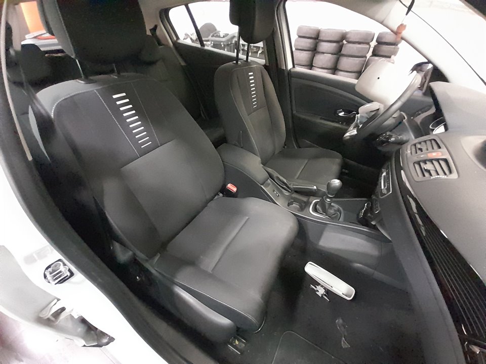 RENAULT MEGANE III BERLINA 5 P Expression   |   10.08 - 12.10