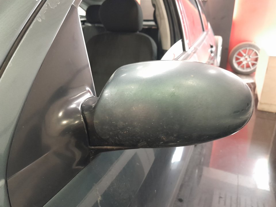 FORD FOCUS BERLINA (CAK) Ghia   |   01.01 - 12.04 foto 7