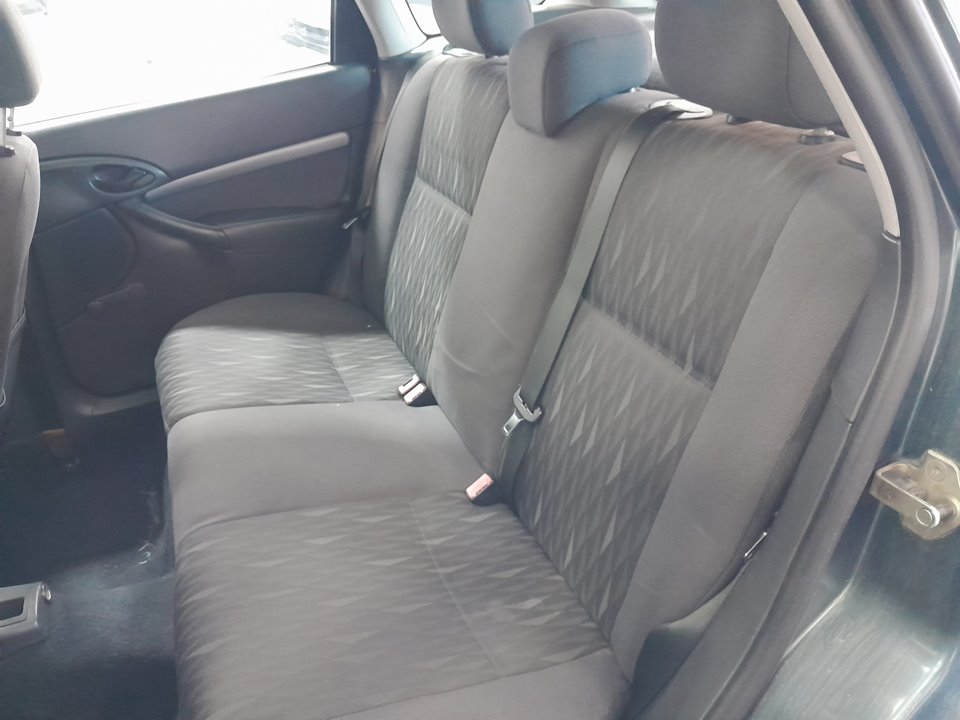 FORD FOCUS BERLINA (CAK) Ghia   |   01.01 - 12.04