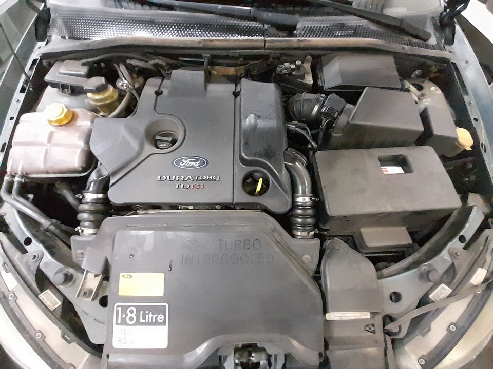 FORD FOCUS BERLINA (CAK) Ghia   |   01.01 - 12.04