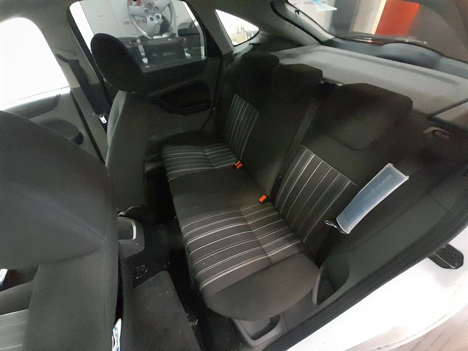 FORD FOCUS BERLINA (CAP) Ghia   |   01.05 - 12.07