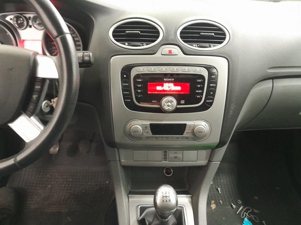 FORD FOCUS BERLINA (CAP) Ghia   |   01.05 - 12.07