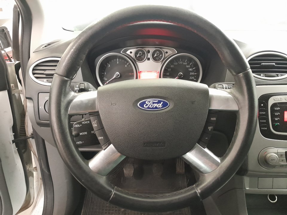 FORD FOCUS BERLINA (CAP) Ghia   |   01.05 - 12.07