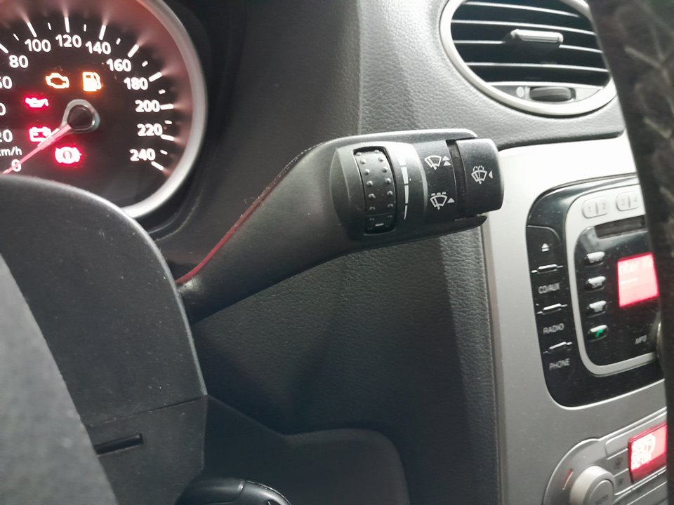 FORD FOCUS BERLINA (CAP) Ghia   |   01.05 - 12.07