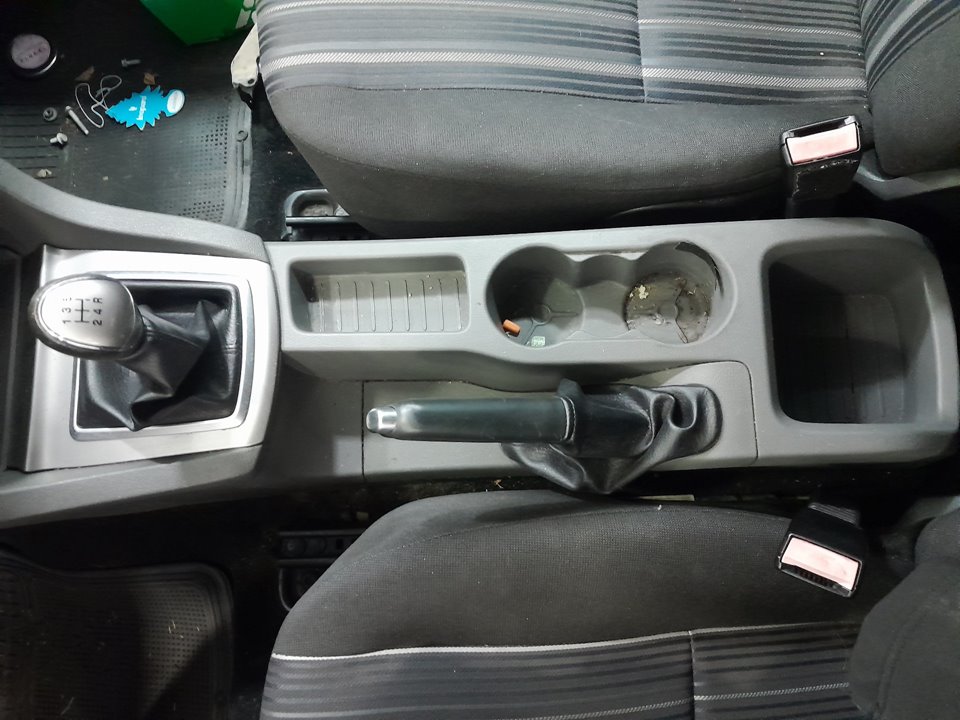 FORD FOCUS BERLINA (CAP) Ghia   |   01.05 - 12.07